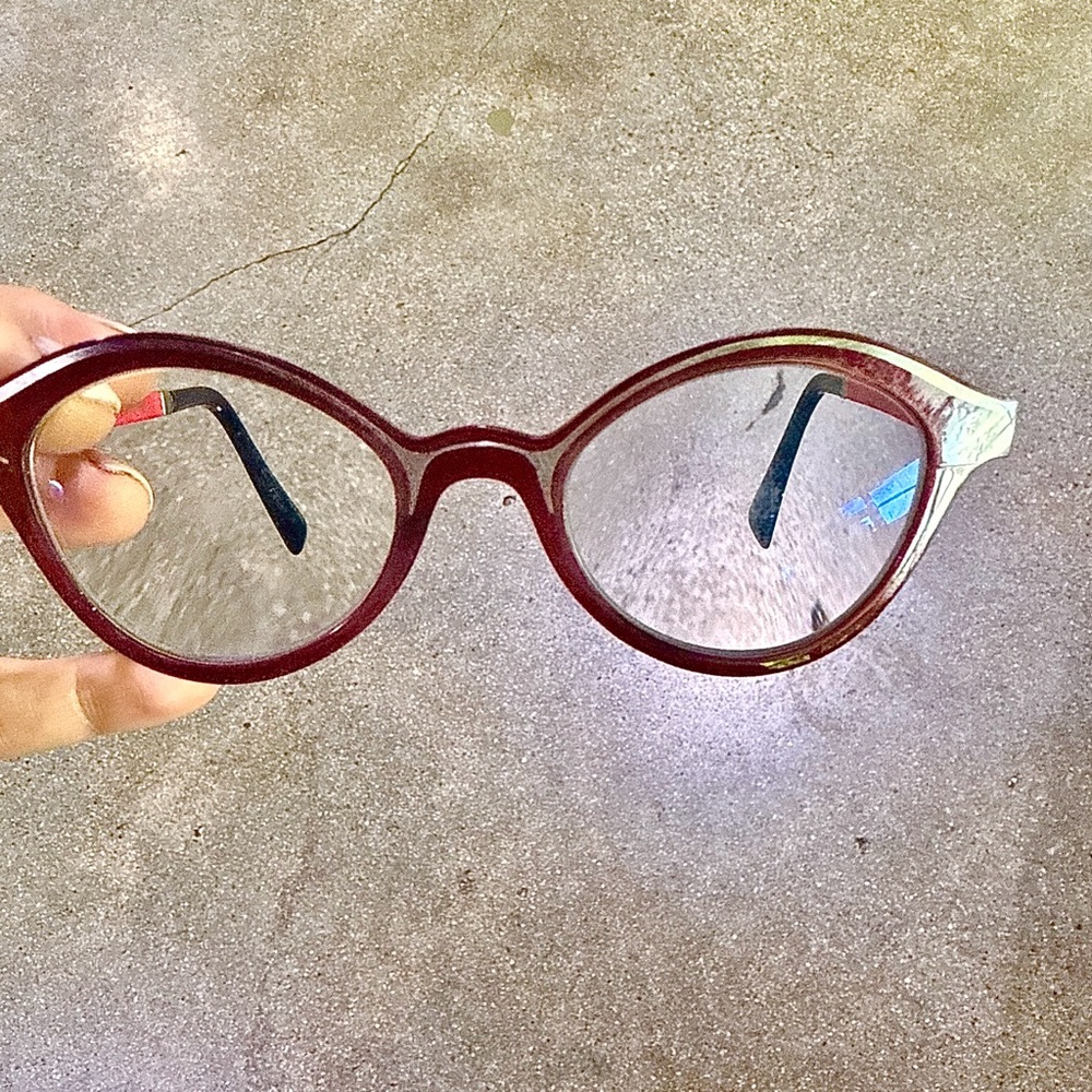 Gold & Wood Luxury Crafted Women’s Burgundy Frames- Made in Luxembourg - Picture 12 of 13